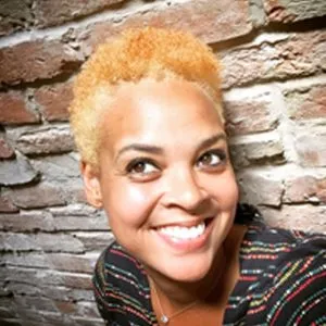Headshot of Amber Johnson.