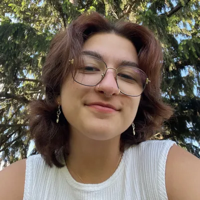 Headshot of Lea Beka.