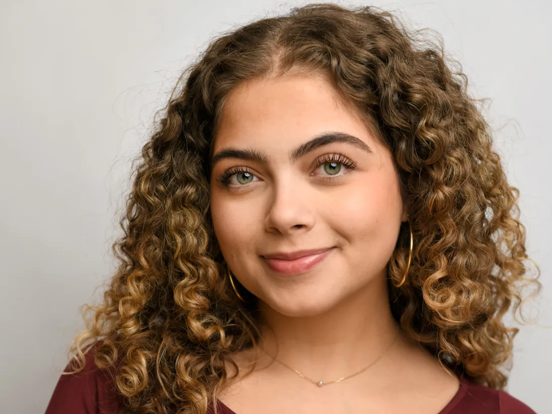 Headshot of Mia Font-Lorié.